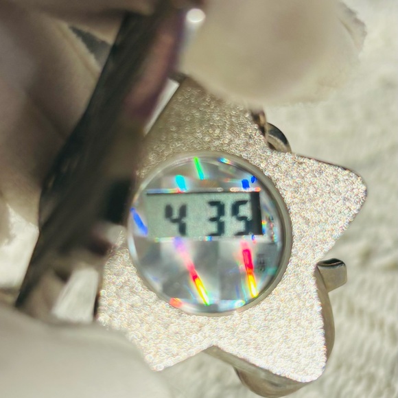 Locket Watch Keychain - Picture 5 of 7